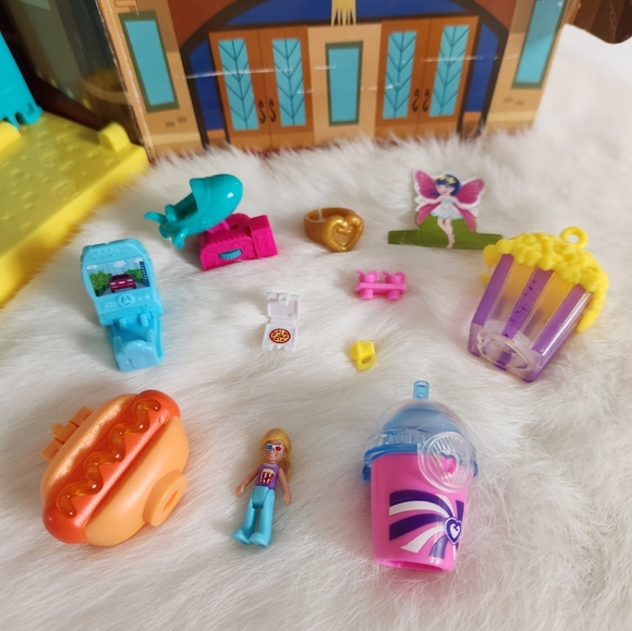 Polly Pocket Un-Box-It Playset Popcorn Bucket Movie Theater with Accessories - Picture 12 of 12